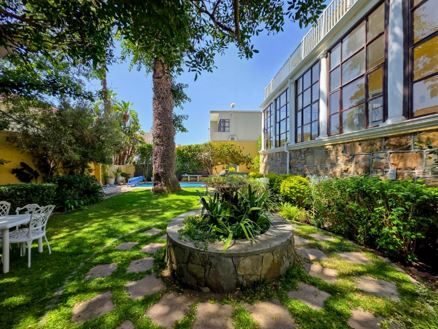 5 Bedroom Property for Sale in Fresnaye Western Cape